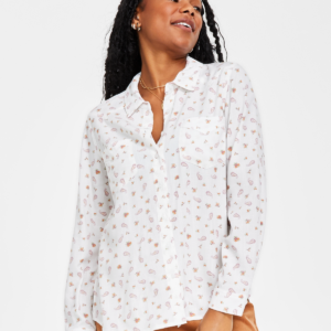JUNIORS' LONG-SLEEVE BUTTON-UP TOP IN CREAM PAISLEY Button up your style with Hippie Rose's must-have shirt. Juniors Juniors' Clothing - Tops (new)