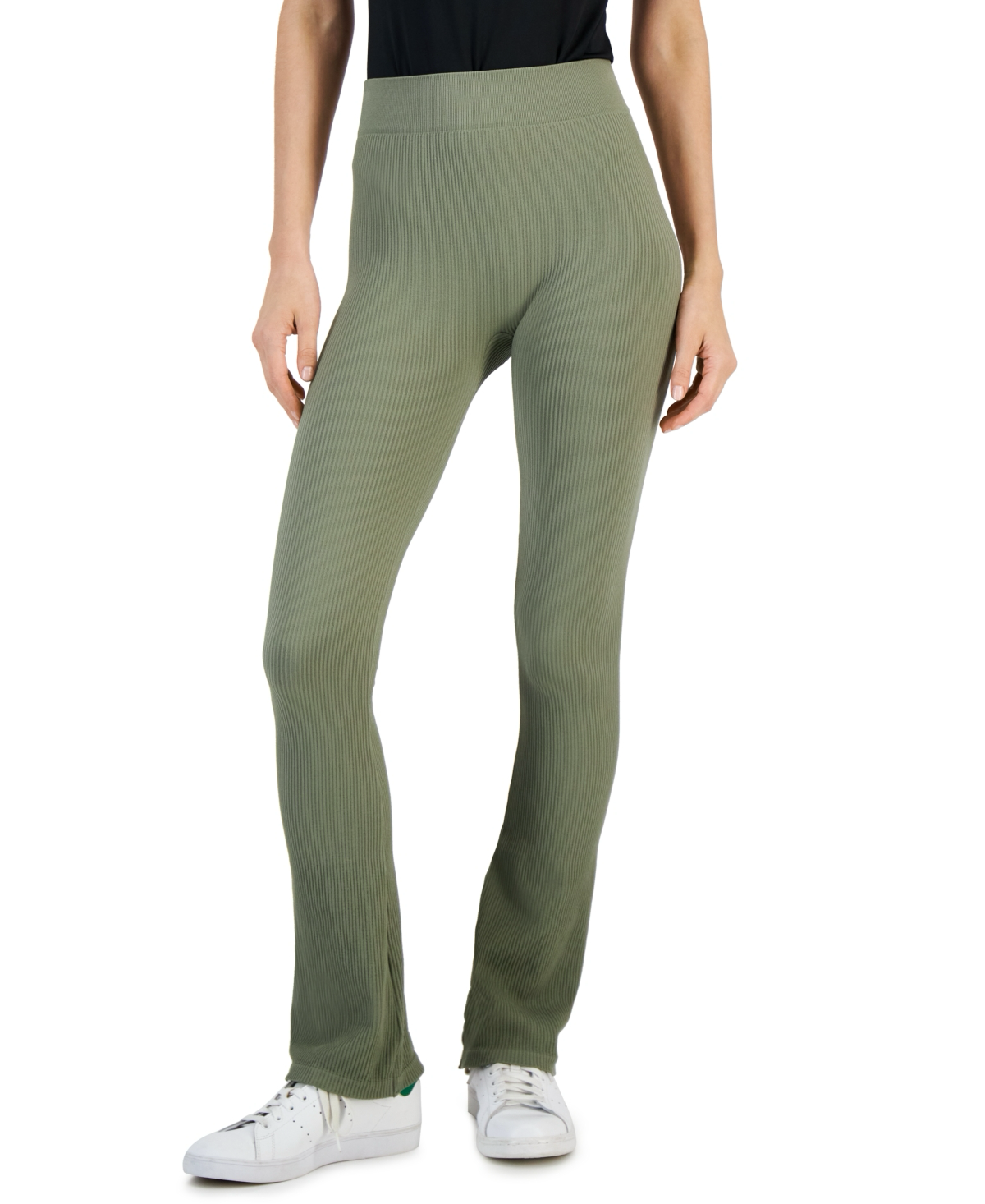 JUNIORS' SEAMLESS FLARE-HEM LEGGINGS IN SMOKEY OLIVE Take your leggings game to new heights of style and comfort with these juniors' leggings from Hippie Rose. Juniors Juniors' Clothing - Leggings & Pants (new)