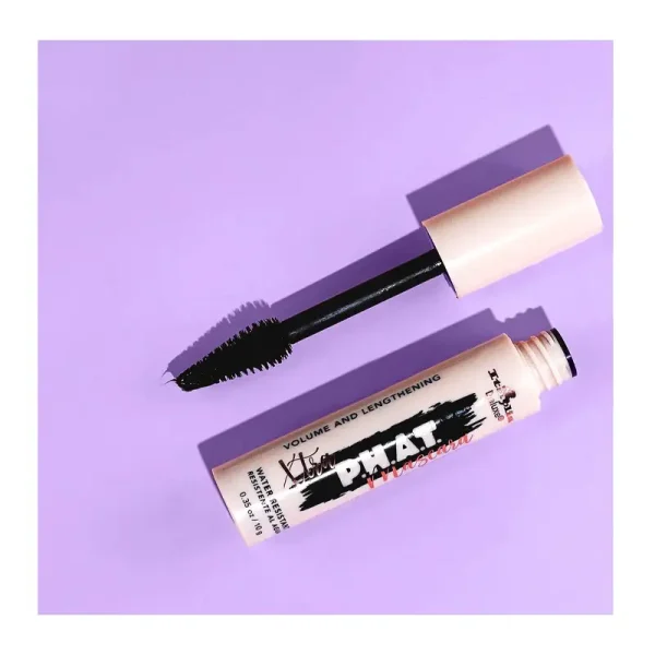 Italia Deluxe 296 Xtra P.H.A.T Mascara. Features a voluminous and lengthening mascara with an intense black hue. Fat brush applicator designed to give maximum volume and length for fierce and flirty lashes. Water resistant formula.