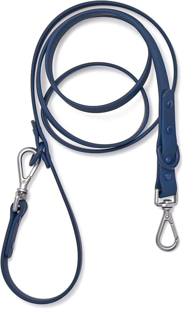 The perfect companion to the Wild One Collar A durable leash with two length options Made from flex-poly straps and sturdy hardware Ideal for easy temporary tie-up, quick shortleash adjustment, and everyday adventures The leash is dirt and odour resistant