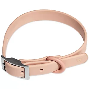 For the pup with an old soul but a modern fashion sense. WILD ONE's Modern Dog Collar in Blush is an easy to use & simple to clean collar. Made with a super strong flex-poly strap, the all-weather Collar is comfortable and functional. It's also dirt and odor resistant.